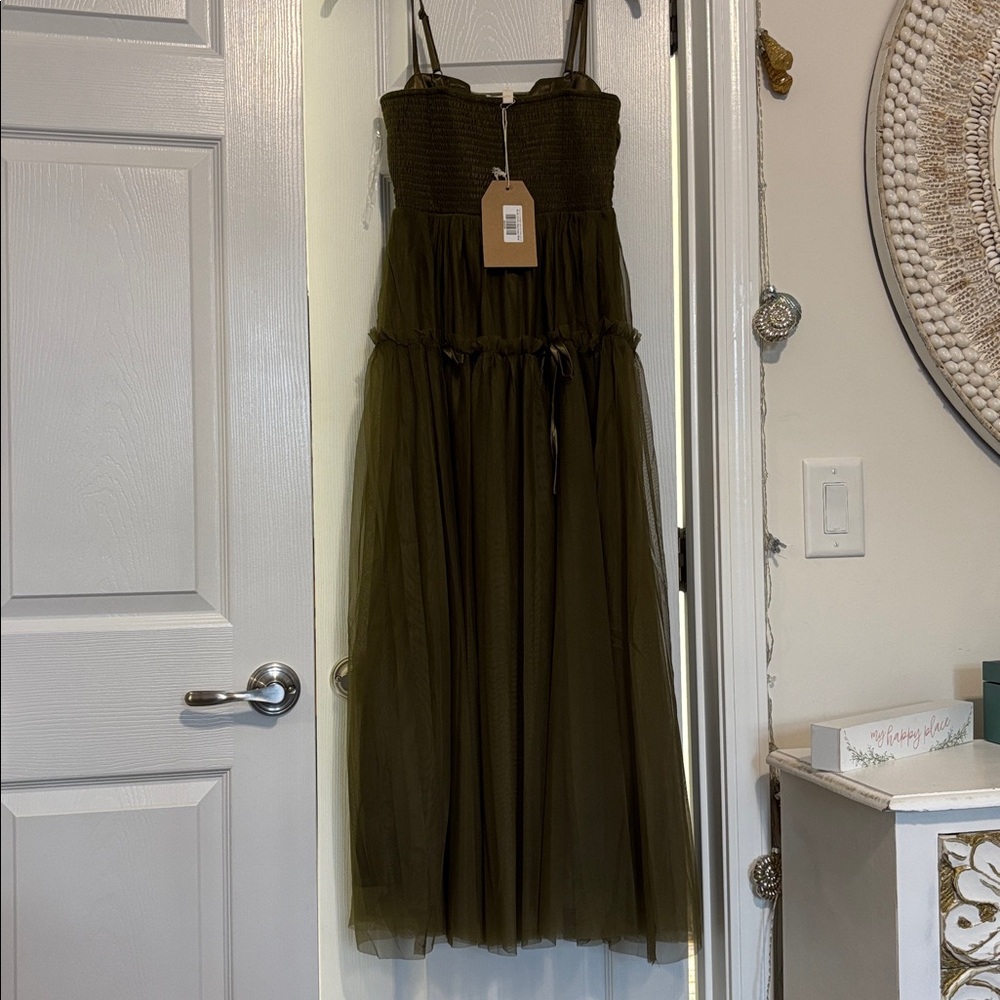 Elegant Olive Green Women's Dress - Picture 6 of 6